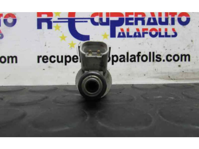 Форсунка MR988977 Mitsubishi Colt CZ3