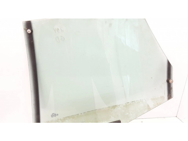 Основное стекло задних дверей