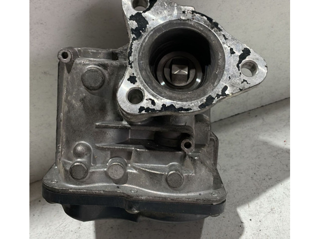 Дроссельная заслонка    Dacia Duster