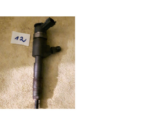 Vstřikovač 0445110739 Peugeot Partner pro naftový motor 1.6