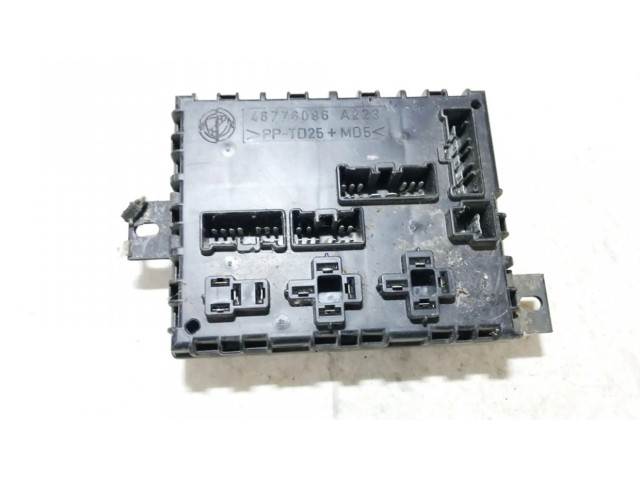Блок предохранителей 46776086 Lancia Lybra