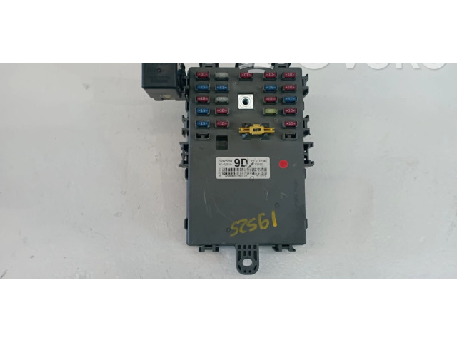 Блок предохранителей 95977258 Chevrolet Astra