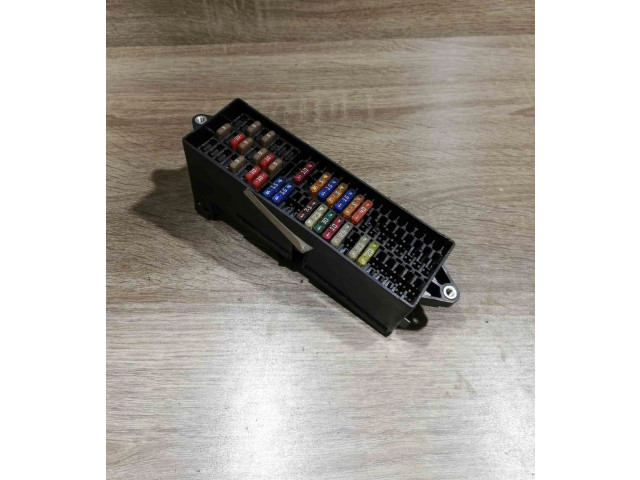 Блок предохранителей 1t1937615a Volkswagen Caddy