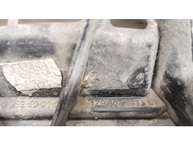 Задний держатель бампера