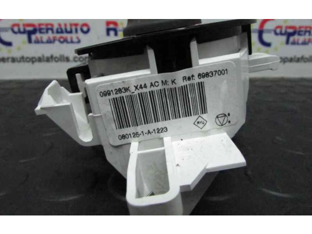 Блок управления климат-контролем 69837001 Renault Twingo II