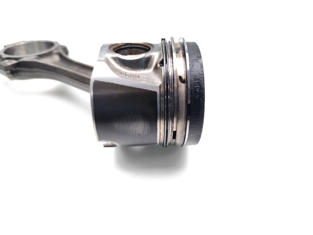 Píst AVB Audi A4 S4 B6 8E 8H