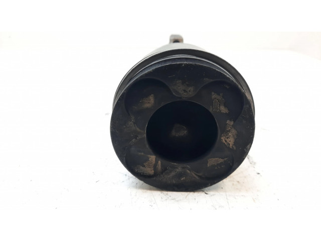 Píst BMW 5 E60 E61 pro naftový motor 2.5 M57D25 (256D2)