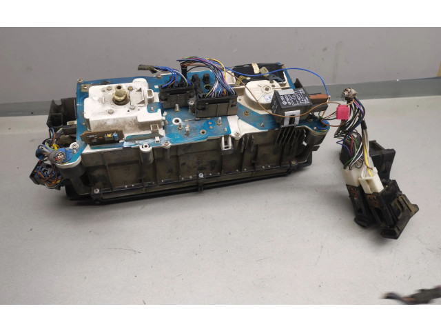 Přístrojová deska Audi 80 90 B2 1982 81117434, 88471068