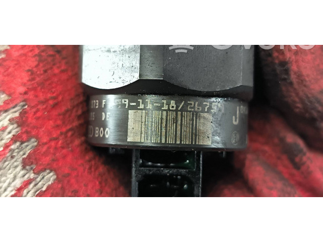 Форсунка 038130073F    Volkswagen Bora  AJM 