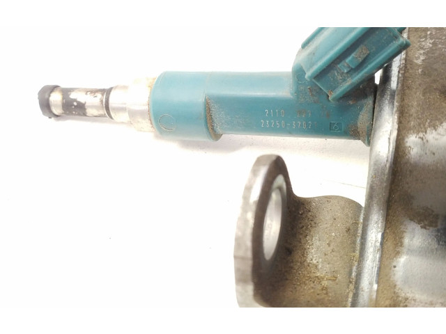 Vstřikovací lišta 2325037021 Toyota Prius+ (ZVW40)