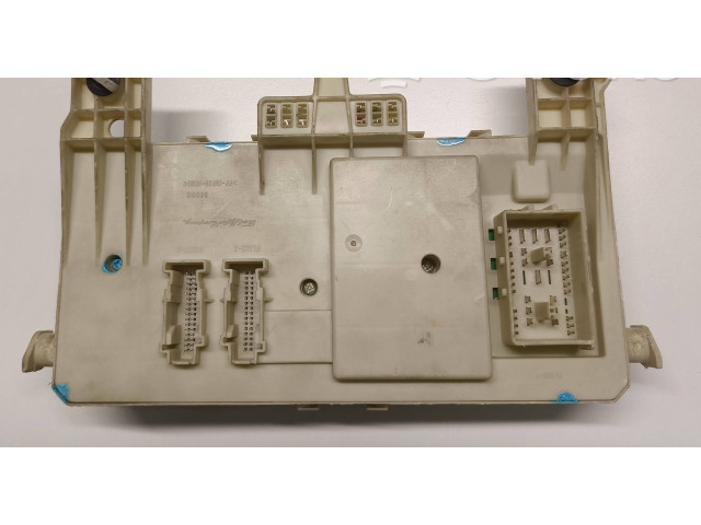 Блок предохранителей 31254903, 519096804 Volvo C30