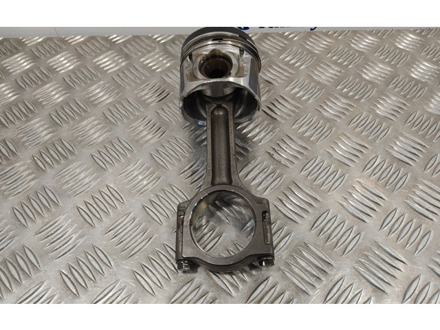 Píst 10653 Nissan Qashqai M9R