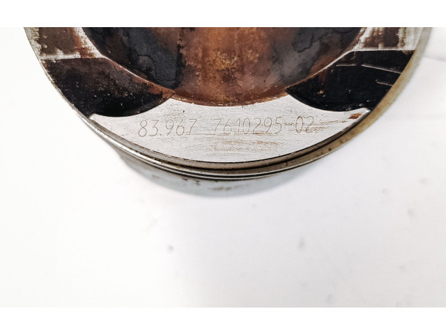 Píst 7610295, 63967761029502   BMW 7 F01 F02 F03 F04     