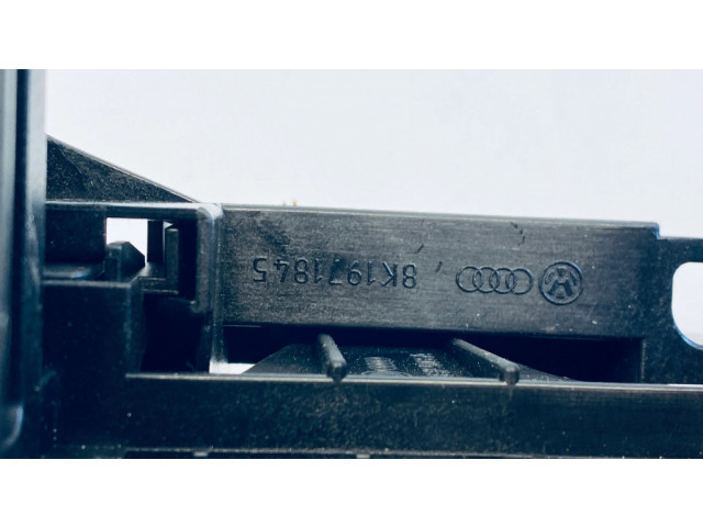 Другая деталь салона