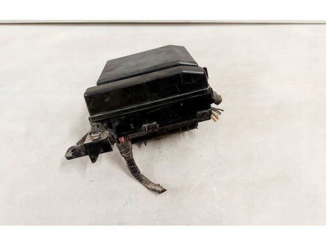 Ящик предохранителей (комплект) MR587807 Mitsubishi Endeavor