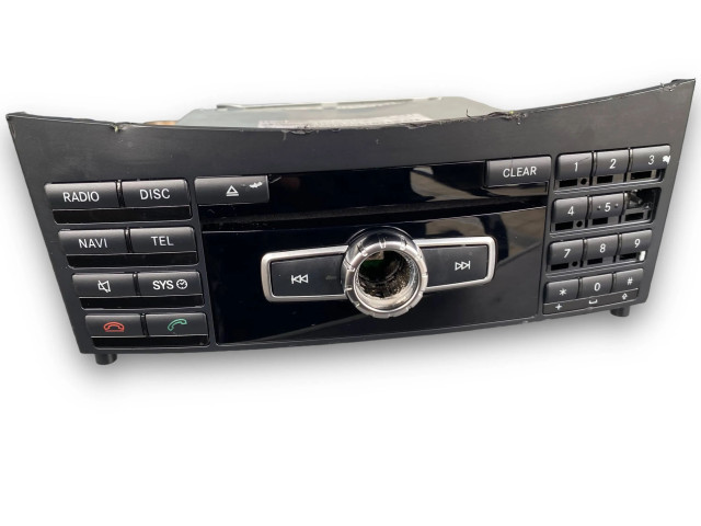 Радио/ проигрыватель CD/DVD / навигация