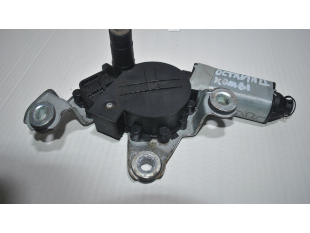 Моторчик заднего дворника 064038004010    Skoda Octavia Mk2 (1Z)