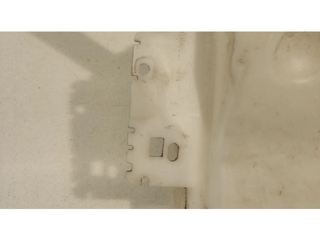 Бачок оконной жидкости    