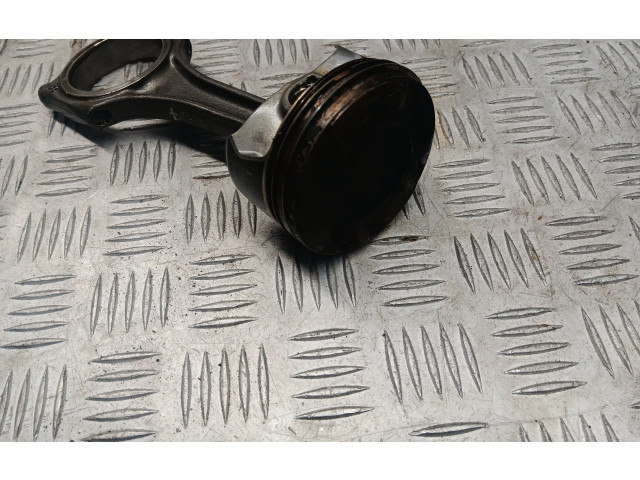 Píst 06M107066AB   Audi Q7 4M    DCB 