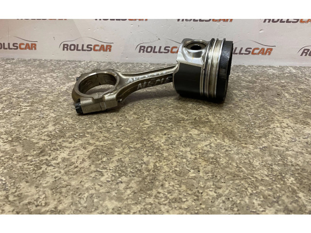 Píst 2AD, FHV Toyota Avensis T250