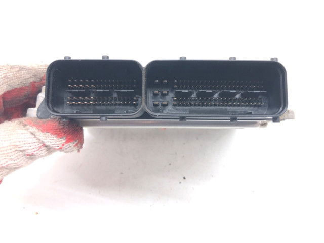 Řídící jednotka 03G906021AQ Volkswagen Caddy 2004