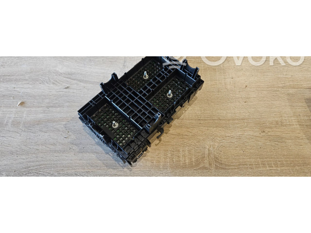 Pojistková skříňka 68491076AB Chrysler Pacifica 2018