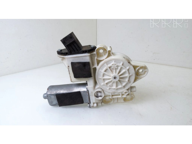 Передний двигатель механизма для подъема окон