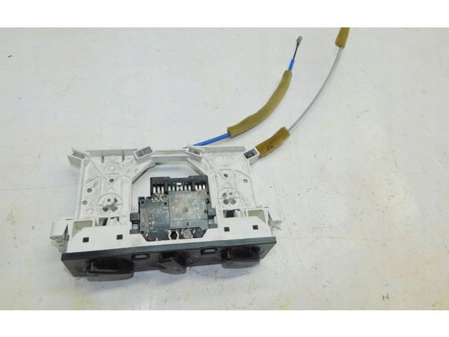 Блок управления климат-контролем Mitsubishi Space Wagon