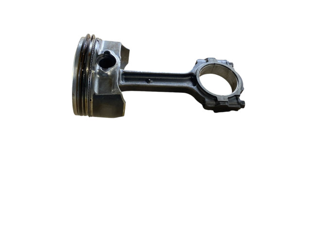  Поршень с шатуном  12656874, 12714549  Chevrolet Camaro  