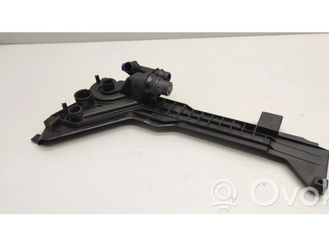 Расширительный бачок охлаждающей жидкости