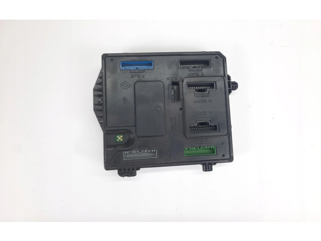 Pojistková skříňka Řídící jednotka BSM 284B10424R Renault Megane III 2009