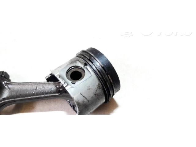 Поршень с шатуном Citroen Berlingo для дизельного двигателя 1.9