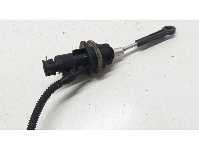 Рабочий цилиндр сцепления