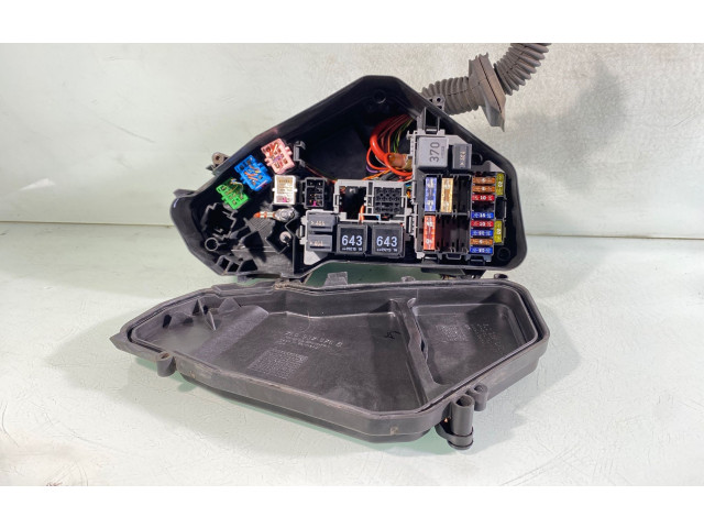 Pojistková skříňka 7l0937576b Audi Q7 4L 2007