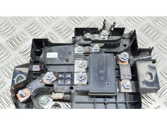 Узел подключения плюсовых проводов