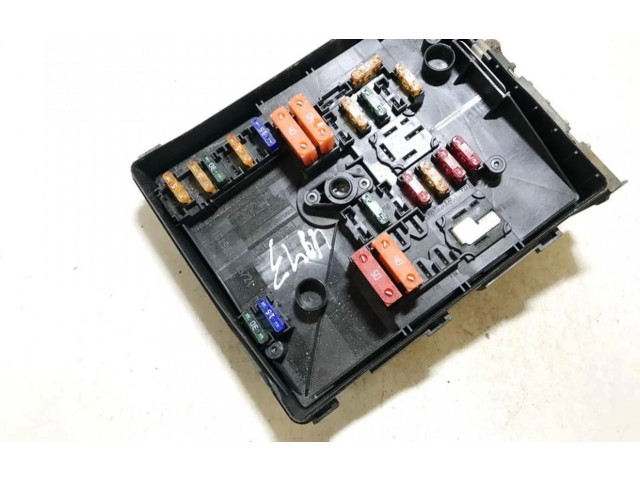   Pojistková skříňka 1k0937820b, 1k0937819d   Volkswagen Caddy 2007