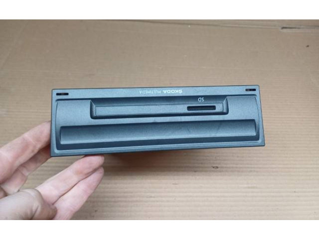 Радио/ проигрыватель CD/DVD / навигация 5Q0035820, FC62B91EC722 Skoda Fabia Mk3 (NJ)