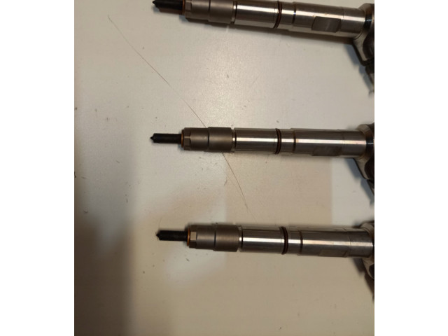 Vstřikovač 04L130277AE   Volkswagen Tiguan     