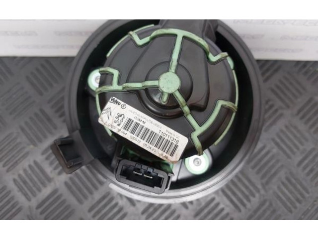 Pojistková skříňka Вентилятор печки T1011131B Peugeot 308 SW 2012