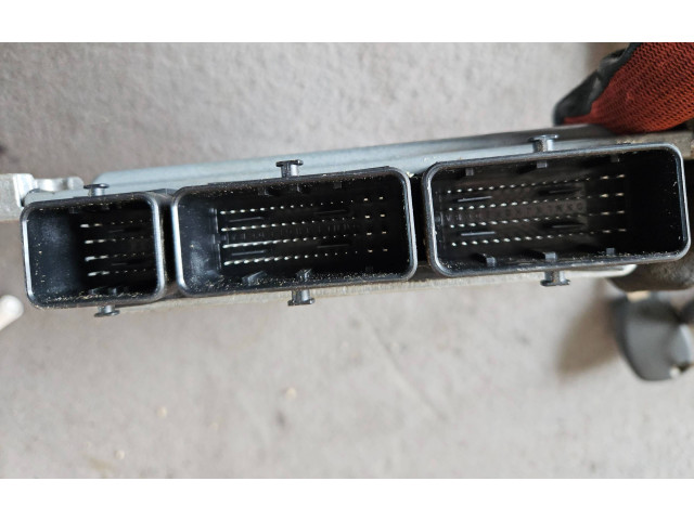 Блок управления двигателя 237102277R, S180095106A   Dacia Duster