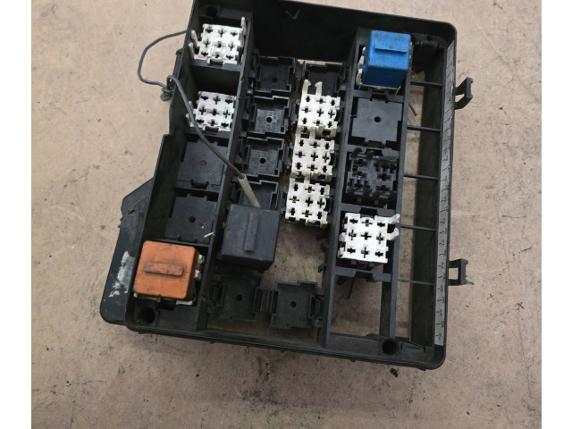 Pojistková skříňka 1379991, 6113 BMW 5 E34 1992