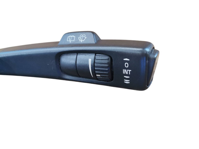 Ручка стеклоочистителей 8682869   Volvo V50