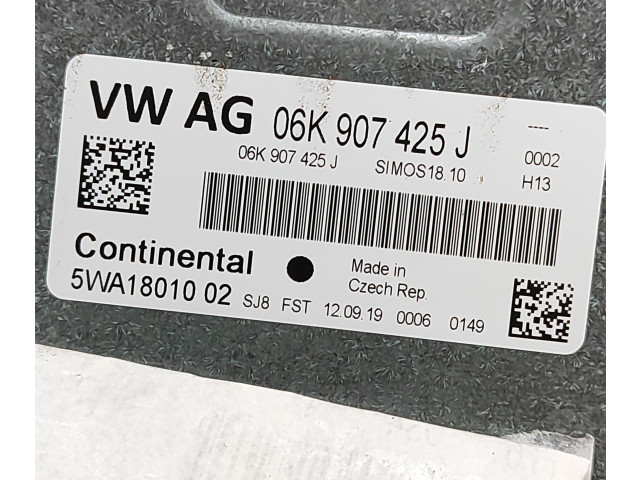 Блок управления двигателя 06K907425J, 5WA18010   Audi A3 8Y