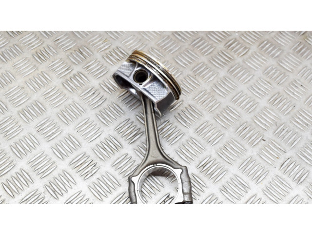 Píst 68223465AD, 68223464AD Chrysler Pacifica pro benzínový motor 3.6 ERB