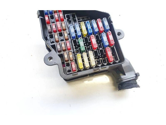 Блок предохранителей     Skoda Octavia Mk1 (1U)    