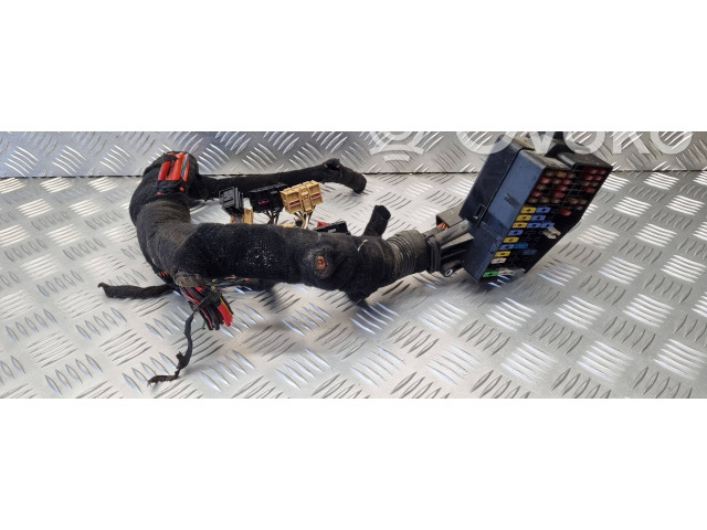 Блок предохранителей 6Q1941824B Skoda Fabia Mk1 (6Y)