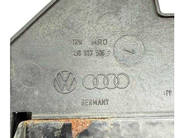 Блок предохранителей 1J0937506D   Audi A3 S3 8L    