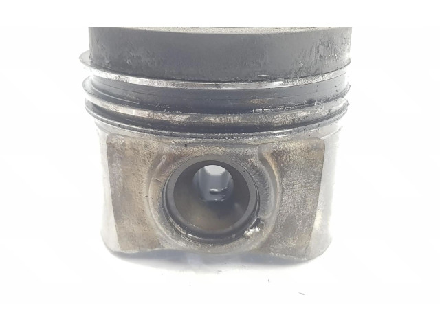 Píst 04L107065D, 1111AA   Skoda Superb B6 (3T)  pro naftový motor 1.6  