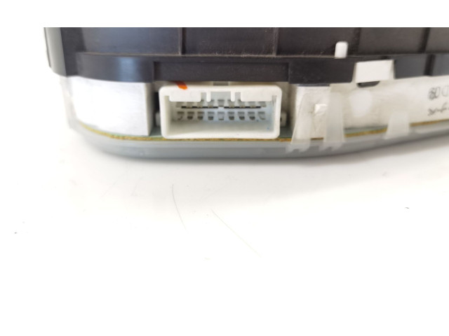 Панель приборов Mazda Premacy