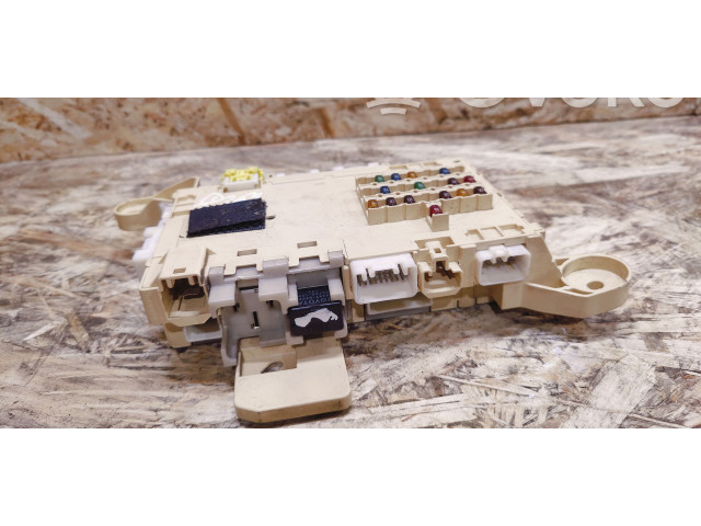 Pojistková skříňka 8273024011 Lexus SC 430 2002